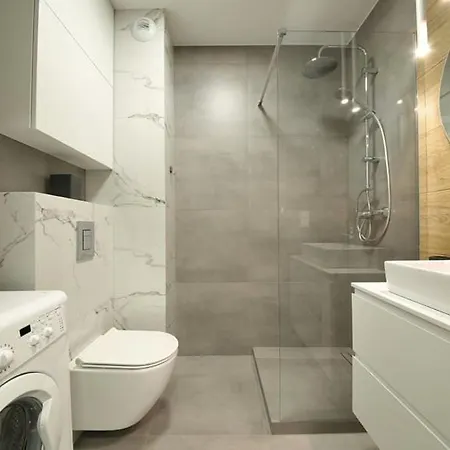 Modern In A Great Location